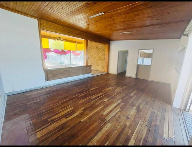 5 BEDROOM HOUSE FOR SALE IN BRENTHURST